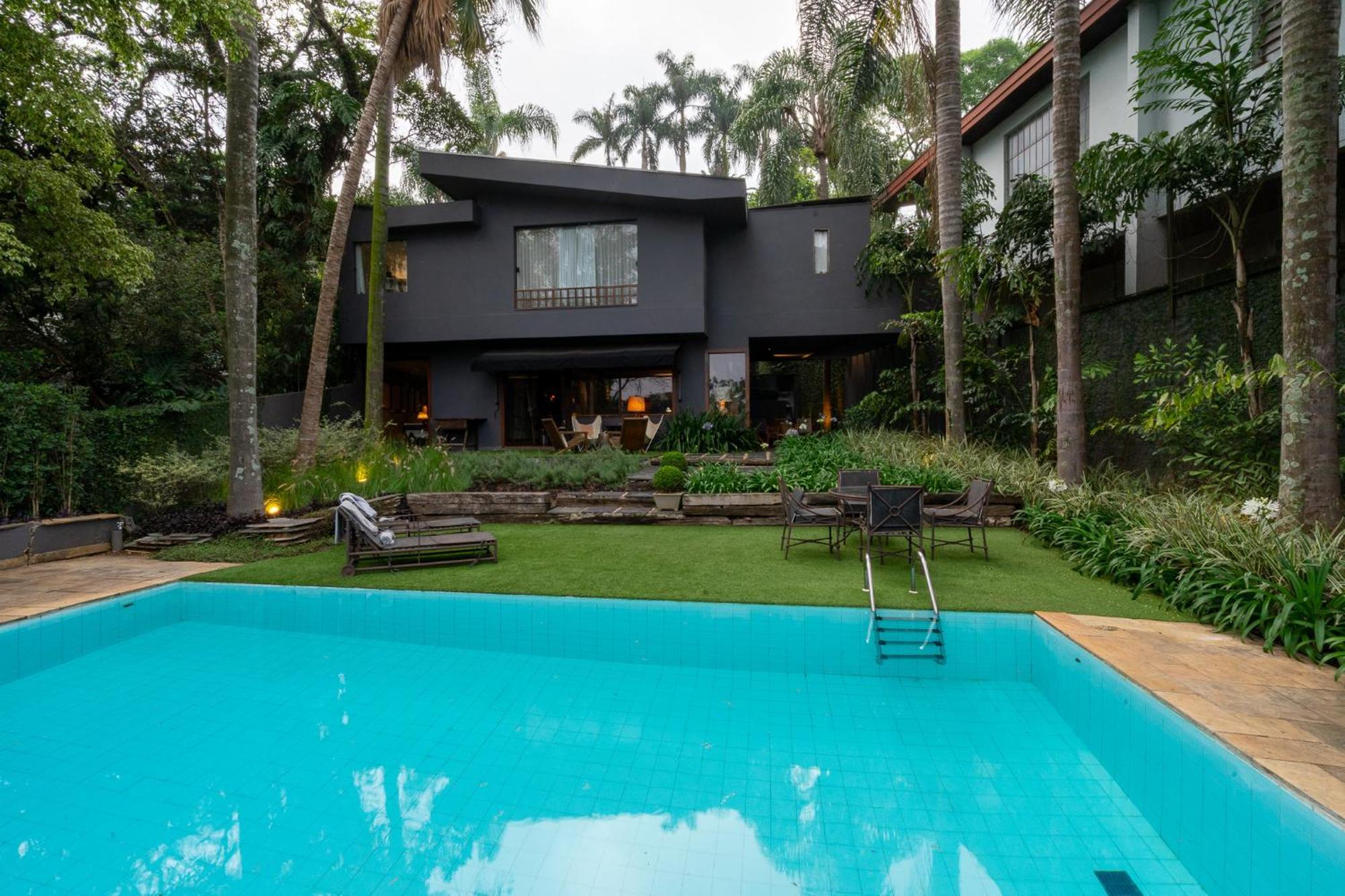 Linda Casa Em Rua Fechada Com Vista Proxima Ao Shopping Jardim Villa *