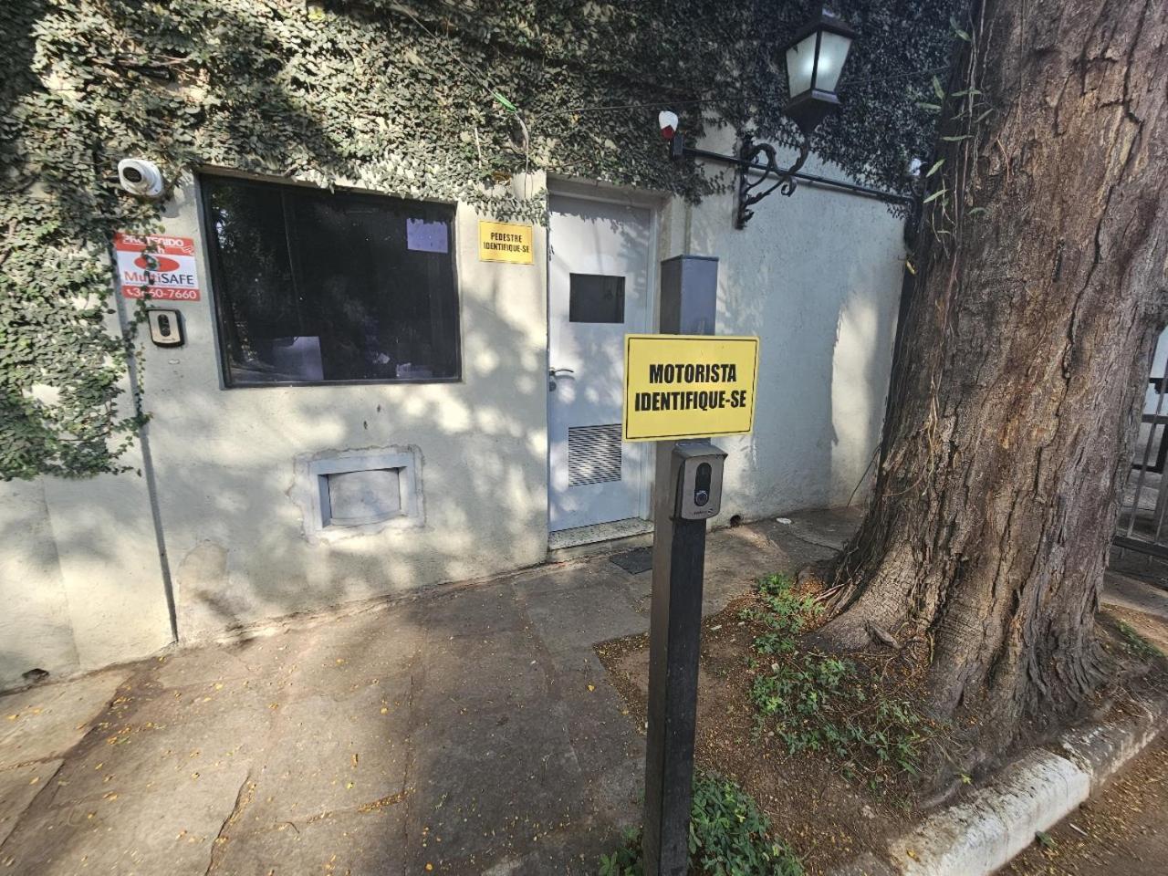 Linda Casa Em Rua Fechada Com Vista Proxima Ao Shopping Jardim
