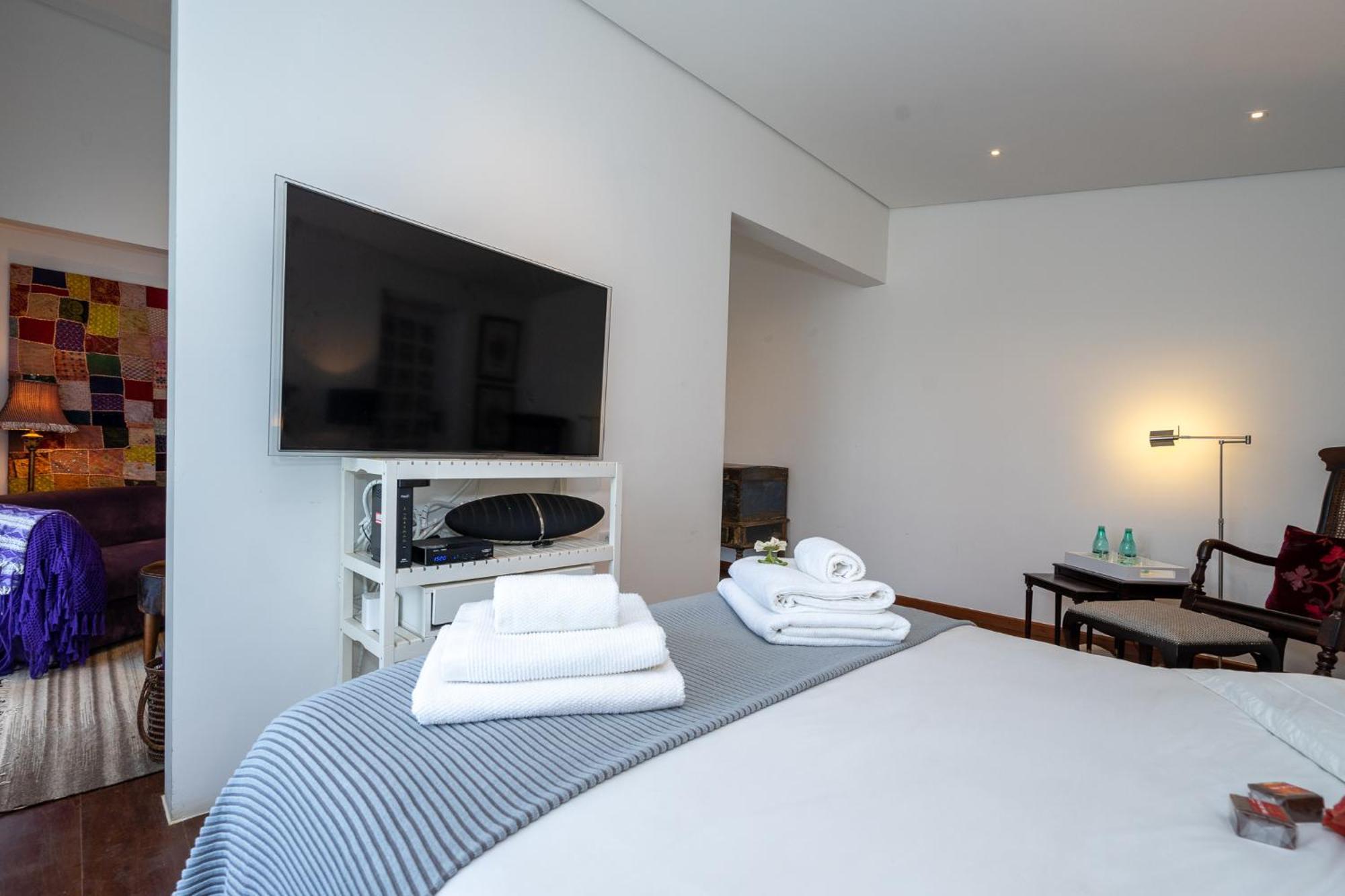 Linda Casa Em Rua Fechada Com Vista Proxima Ao Shopping Jardim *