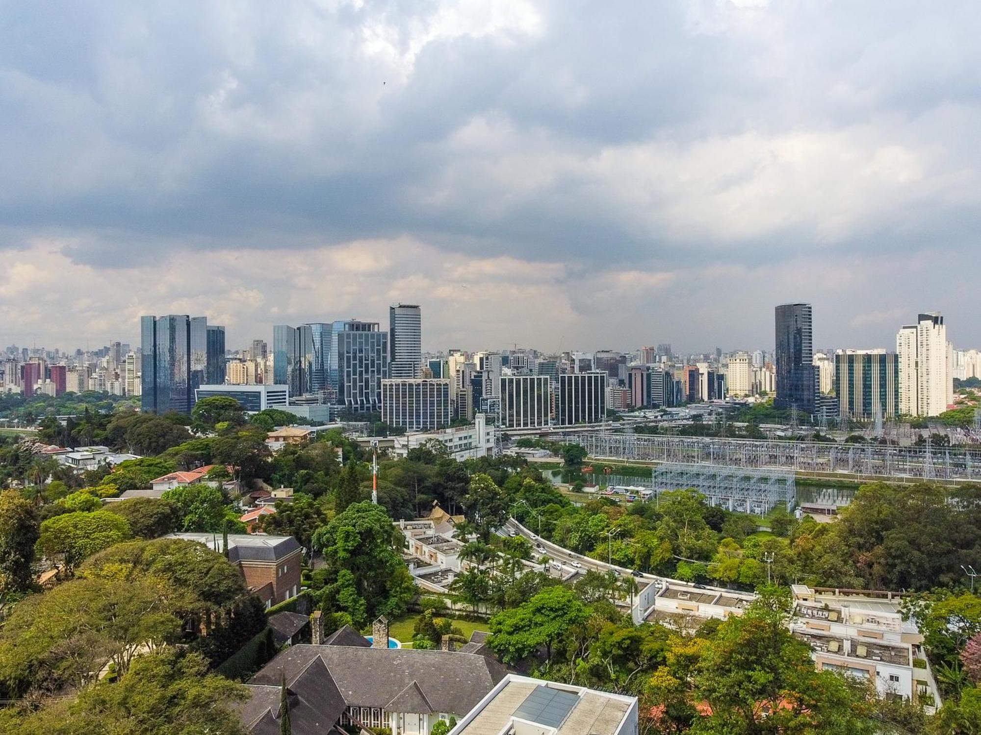 Pousada Linda Casa Em Rua Fechada Com Vista Proxima Ao Shopping Jardim *