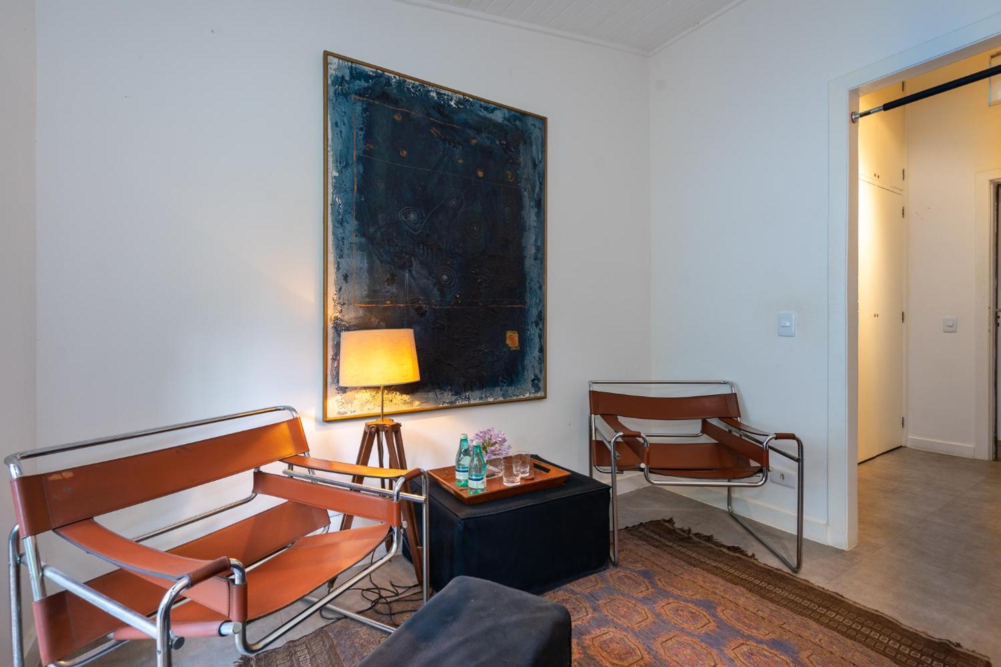 Linda Casa Em Rua Fechada Com Vista Proxima Ao Shopping Jardim Pousada *